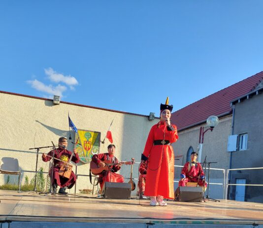 Accueil d’un groupe du festival de Gannat 2023